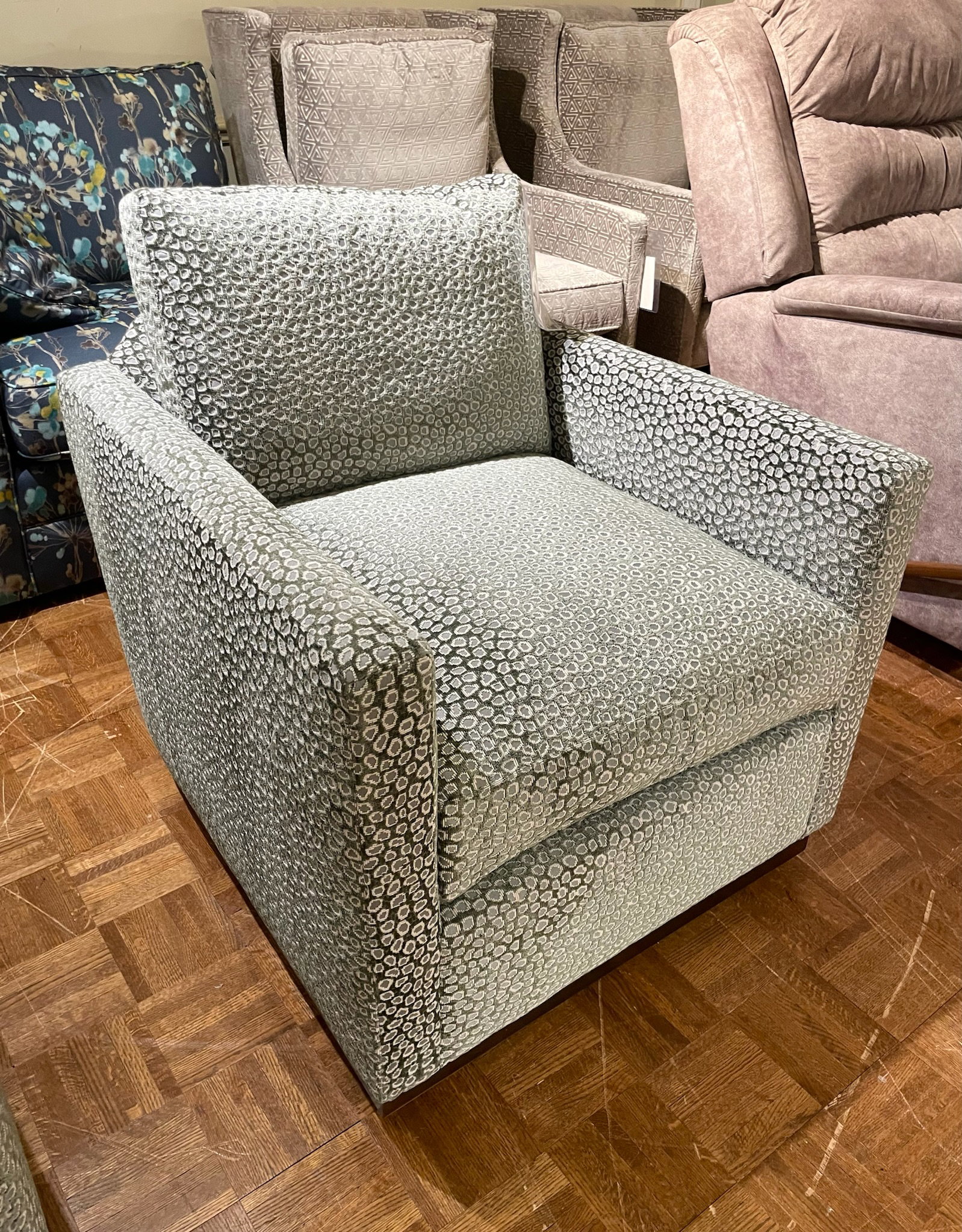 Rowe ALLIE-016 Allie Swivel Chair