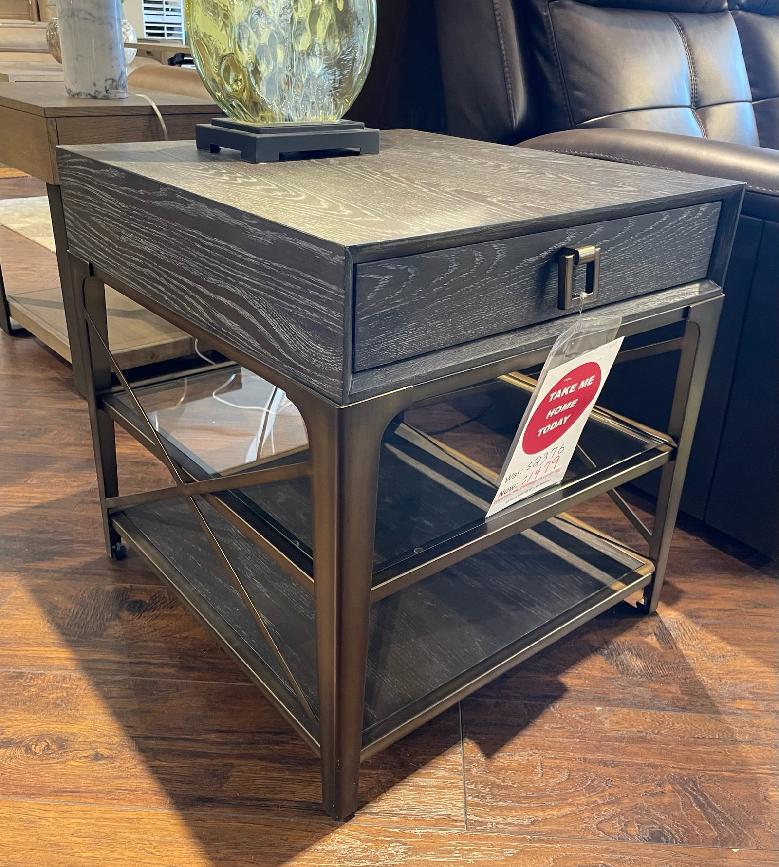 Hekman 23801/23807/23803 Cocktail and Two End Tables Hekman 23801/23807/23803 Cocktail and Two End Tables