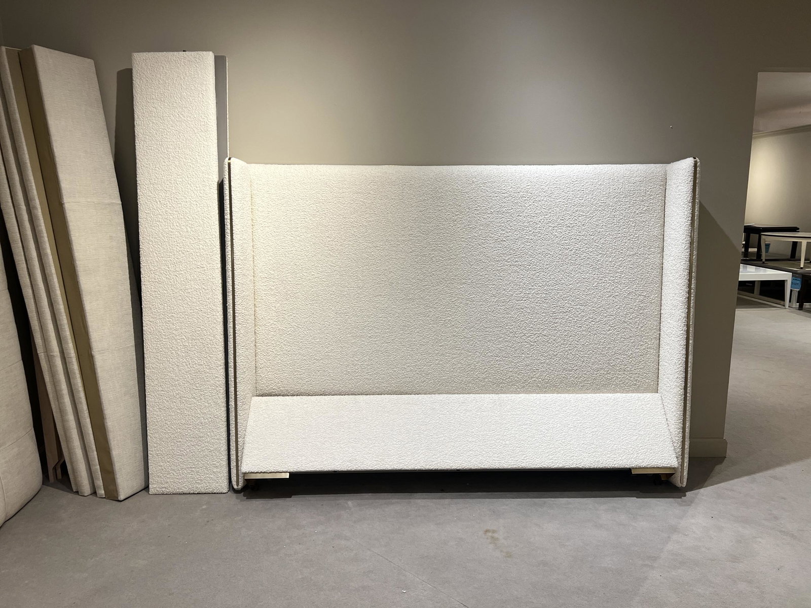 Century CAA-126/40,50,60,70 Upholstered King Bed