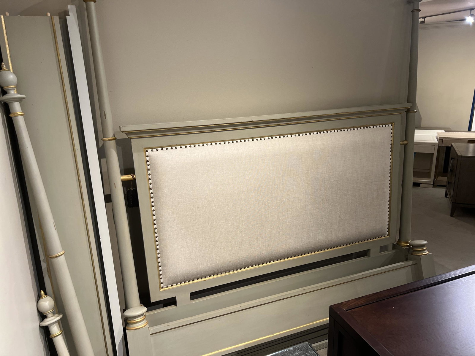 Century MN5498K/110,120,130,140 Madeline Poster Bed Century MN5498K/110,120,130,140 Madeline Poster Bed