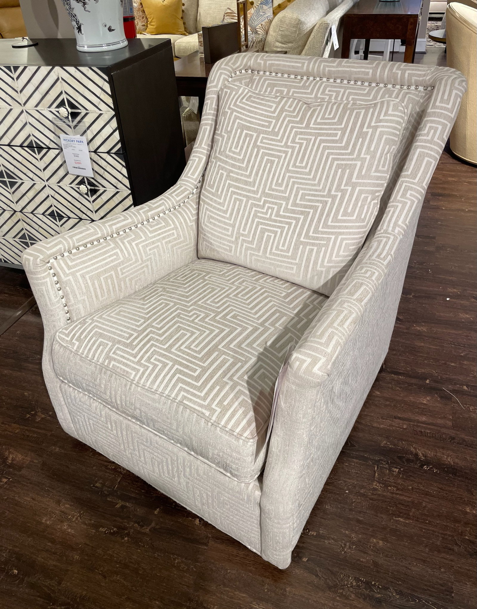 CR Laine 2025-SW Marcoux Swivel Chair